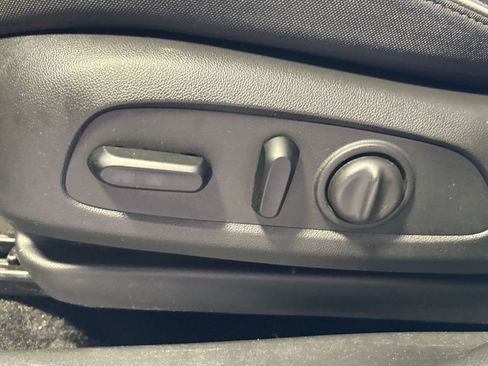 Used 2023 Chevrolet TrailBlazer LT w/ Convenience Package image 23