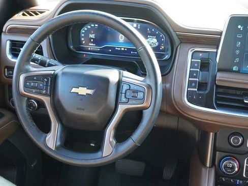 Used 2022 Chevrolet Tahoe High Country RWD image 14