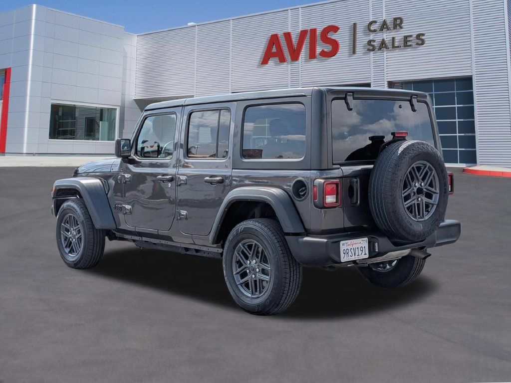 Used 2025 Jeep Wrangler Unlimited Sport AWD/4WD image 9