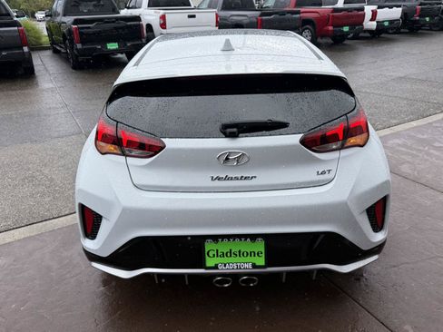 Used 2020 Hyundai Veloster Turbo FWD image 5