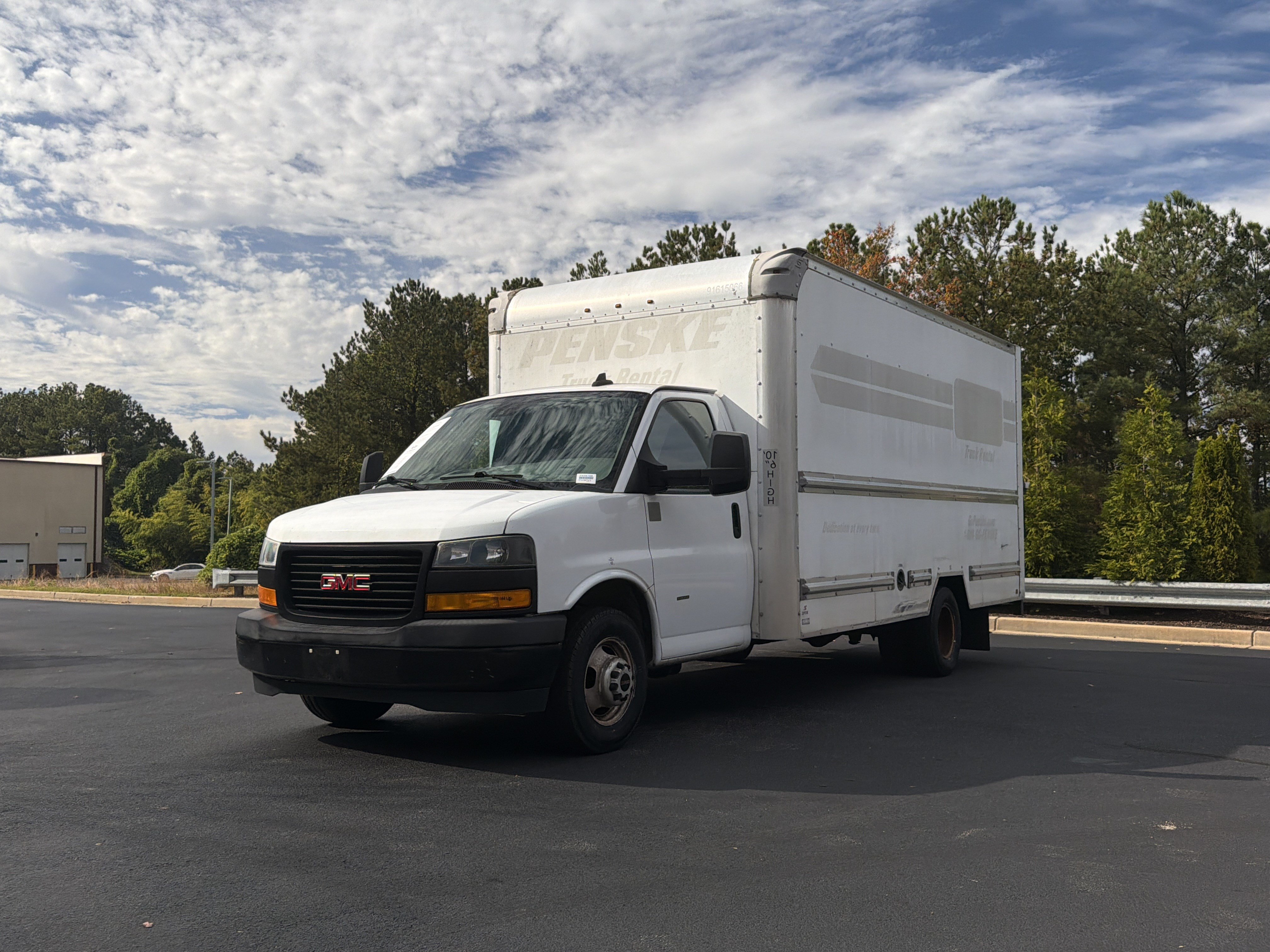 Used 2019 GMC Savana 3500 Extended w/ Driver Convenience Package RWD image 11