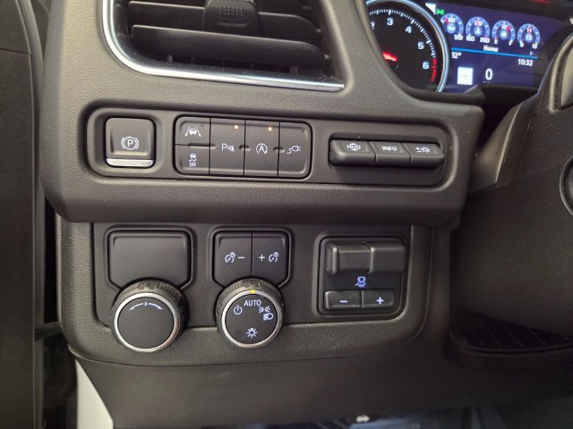 Used 2021 Chevrolet Suburban Premier w/ Premium Package RWD image 32