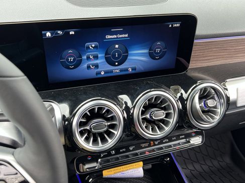 New 2026 Mercedes-Benz GLB 250 4MATIC image 26