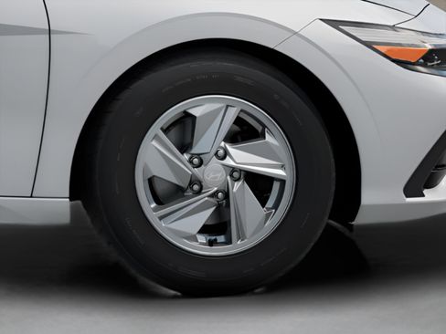 New 2026 Hyundai Elantra SE FWD image 8
