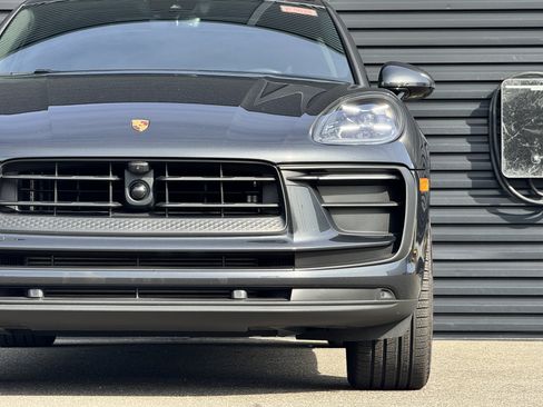 Certified 2026 Porsche Macan AWD/4WD image 12