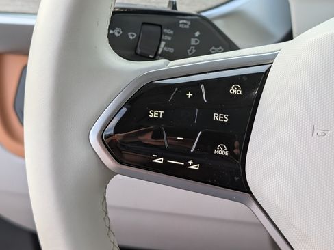 Used 2025 Volkswagen ID. Buzz 1st Edition AWD/4WD image 26