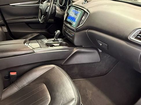Used 2017 Maserati Ghibli S image 19