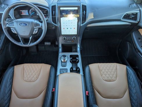 Used 2024 Ford Edge Titanium w/ Titanium Elite Package image 5