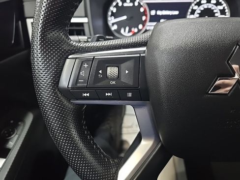 Used 2022 Mitsubishi Outlander SE image 19