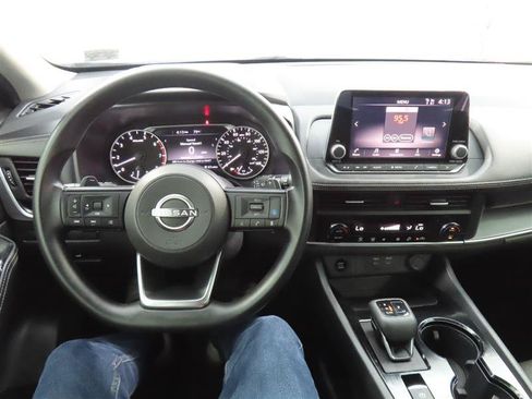 Used 2024 Nissan Rogue SV FWD image 20