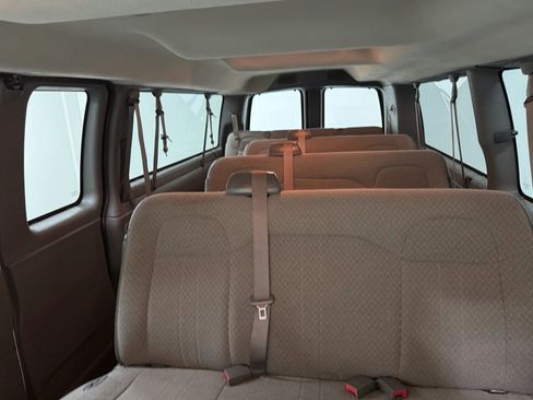 Used 2019 Chevrolet Express 3500 LS RWD image 16