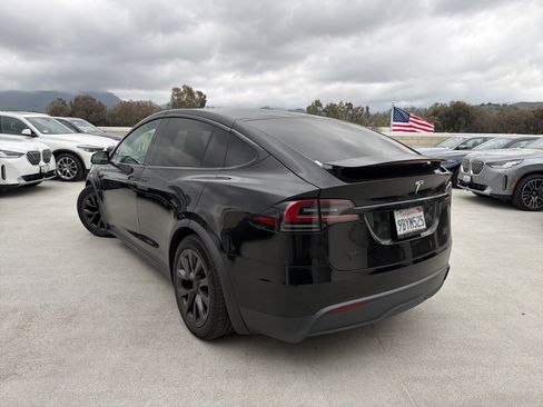 Used 2022 Tesla Model X Plaid image 2