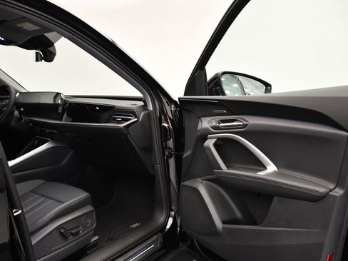 Used 2025 Audi Q5 Premium Plus w/ Premium Plus image 46