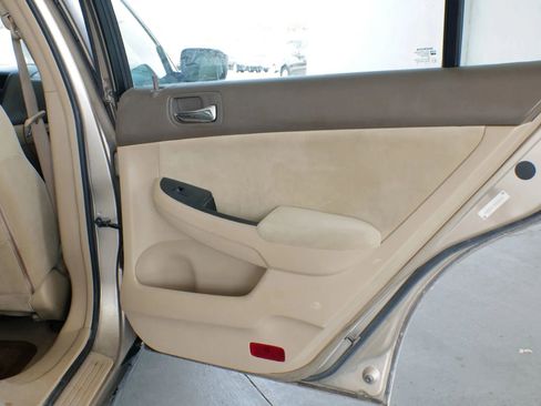Used 2004 Honda Accord LX image 24