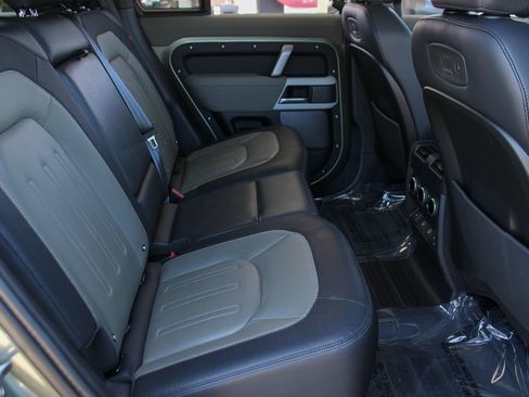 Used 2022 Land Rover Defender 110 X-Dynamic SE AWD/4WD image 23