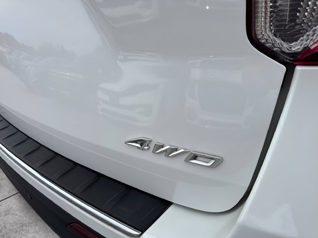 Used 2021 Ford Explorer Limited w/ Equipment Group 301A AWD/4WD image 9