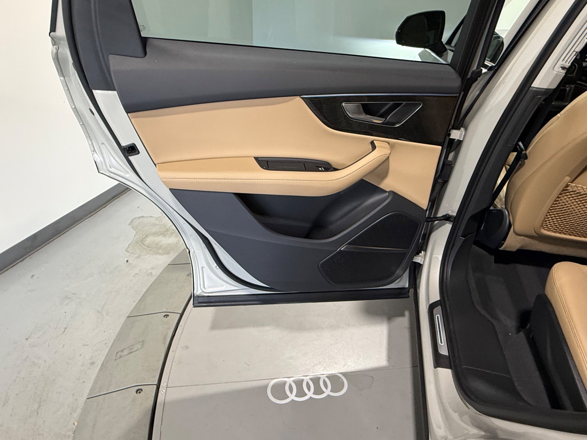 Used 2024 Audi Q7 2.0T Premium Plus w/ Premium Plus Package AWD/4WD image 42