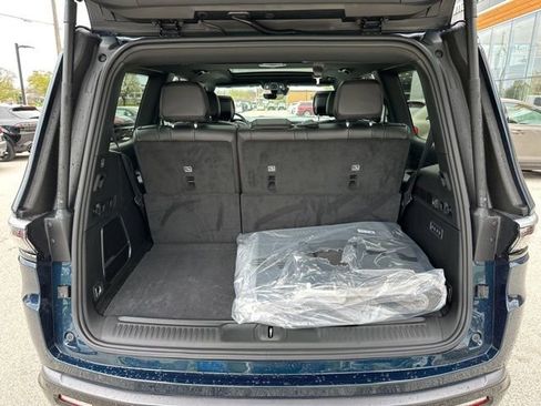 New 2026 Jeep Grand Wagoneer 4WD image 10