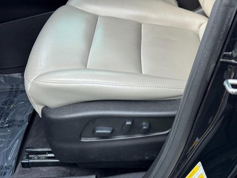 Used 2023 Cadillac XT4 Premium Luxury image 26