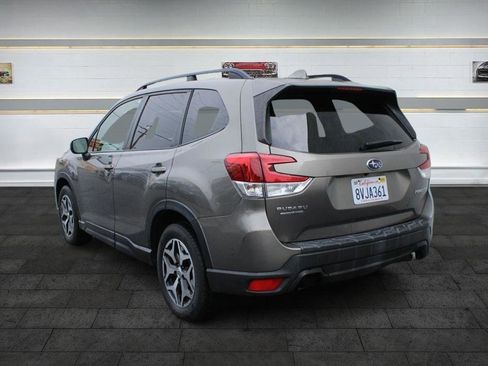 Used 2019 Subaru Forester Premium image 5