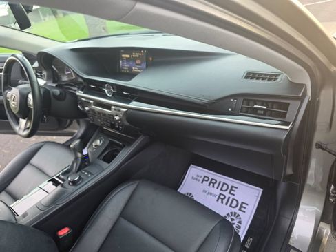 Used 2016 Lexus ES 350 w/ Accessory Package FWD image 29