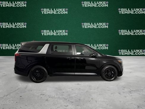 Used 2025 Kia Carnival image 4