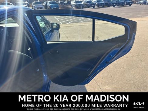 Used 2021 Nissan Versa S image 23