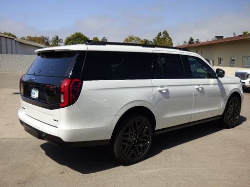 New 2026 Ford Expedition Max Platinum w/ Stealth Performance Package AWD/4WD image 3