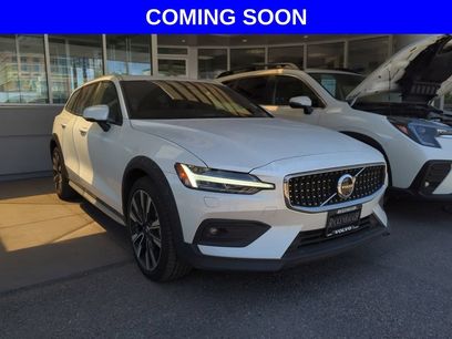 Used 2025 Volvo V60 B5 Cross Country Ultra