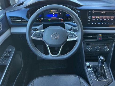 Used 2022 Volkswagen Taos SE image 14