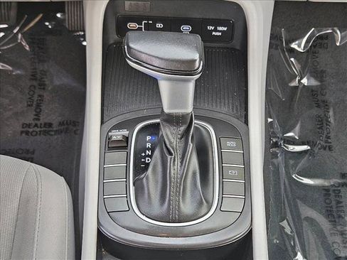 Used 2025 Hyundai Kona SEL image 12