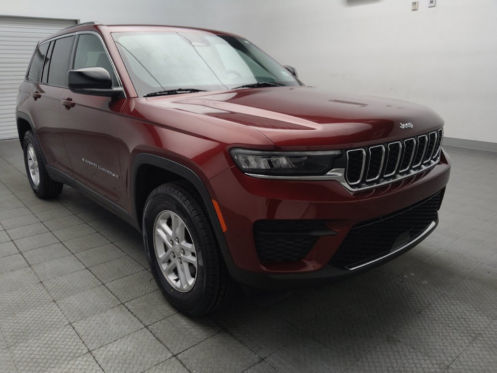 Used 2024 Jeep Grand Cherokee Laredo RWD image 13