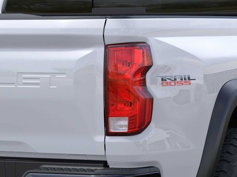 New 2026 Chevrolet Colorado Trail Boss AWD/4WD image 11