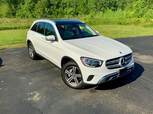 Used 2021 Mercedes-Benz GLC 300 4MATIC image 3