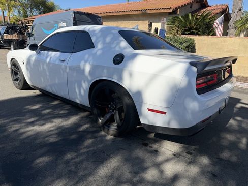 Used 2019 Dodge Challenger SRT Hellcat Redeye image 5