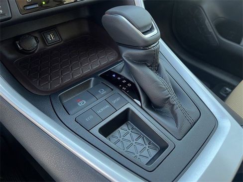 New 2025 Toyota RAV4 Limited image 12