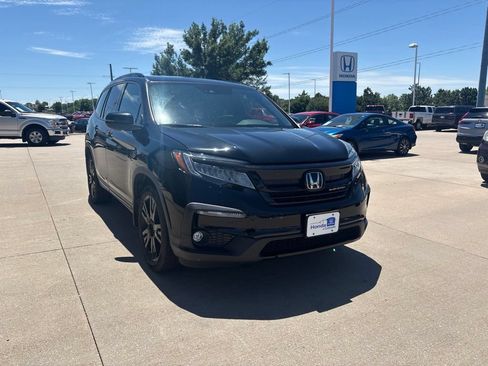 Certified 2021 Honda Pilot Black Edition image 3