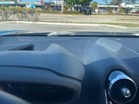 Used 2020 McLaren GT image 39