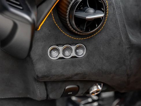 Used 2024 McLaren 750S Spider image 27