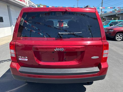 Used 2016 Jeep Patriot Latitude AWD/4WD image 4