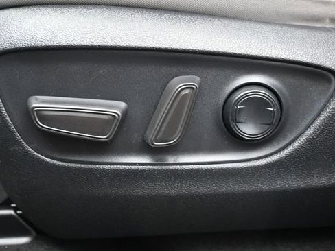 Used 2021 Toyota RAV4 XLE FWD image 13
