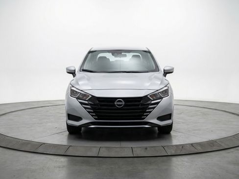 Used 2025 Nissan Versa SV FWD image 2
