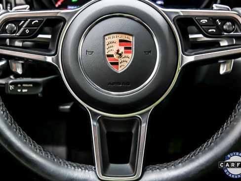 Used 2021 Porsche Macan S w/ Premium Package image 30