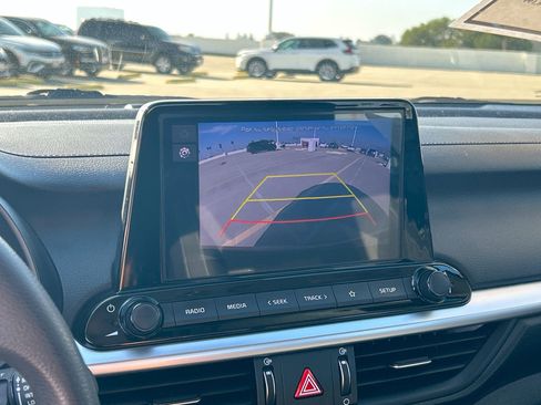 Used 2022 Kia Forte LXS image 23