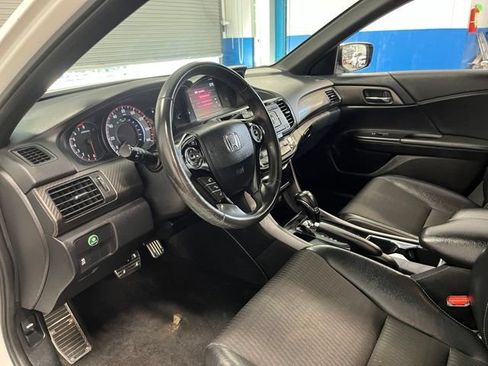 Used 2017 Honda Accord Sport image 22
