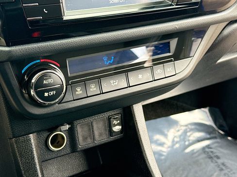 Used 2015 Toyota Corolla S image 10