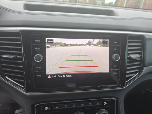 Used 2020 Volkswagen Atlas Cross Sport SEL Premium R-Line image 23