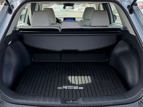 Used 2026 Toyota Corolla Cross L image 5