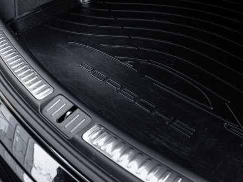 Certified 2025 Porsche Macan image 25