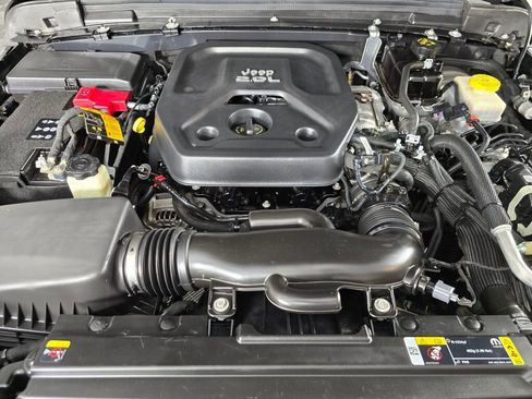 Used 2022 Jeep Wrangler Unlimited Sport image 11